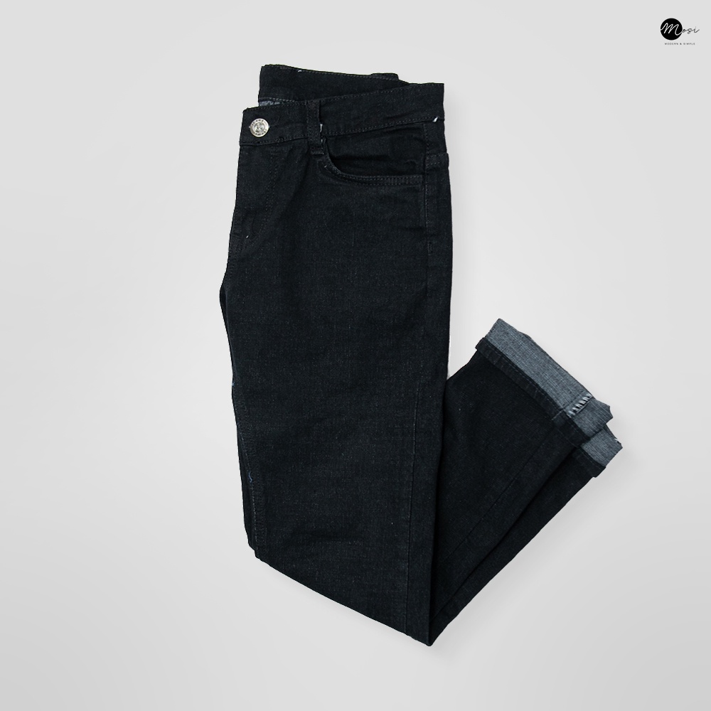 628b13677d62a169ef975b89