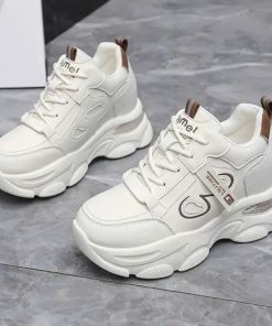 Giày Thể Thao Nữ Trắng Độn Đế Hack Dáng 33 – Mang Êm, Gọn Nhẹ - Pipi Store