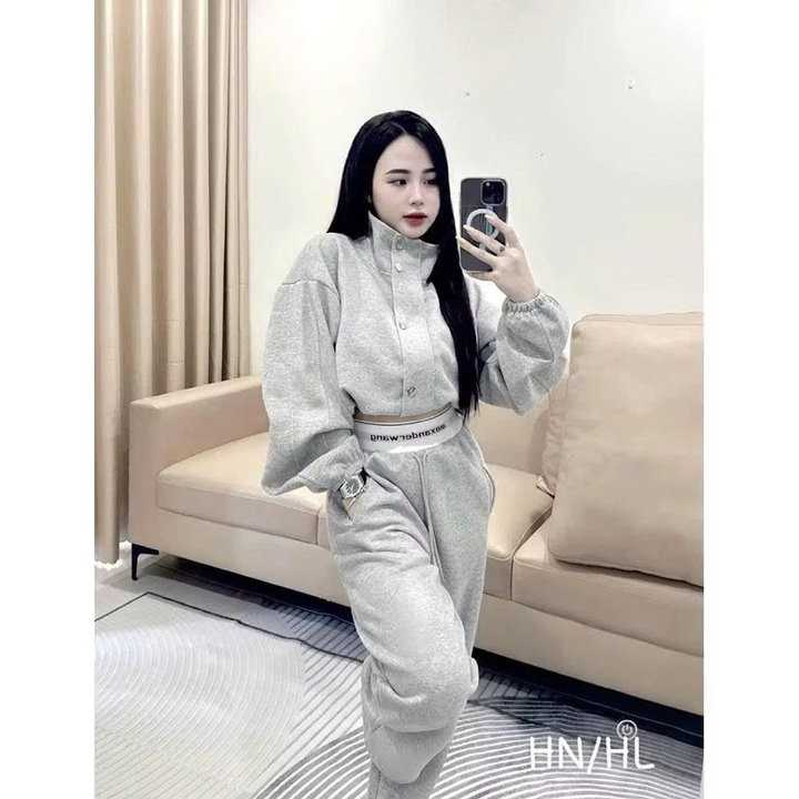 697073c517c695f9c4496180