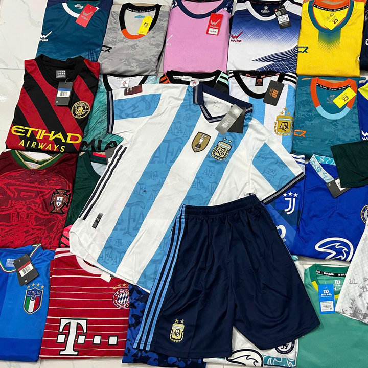 697b15cf17c695f9c4496728