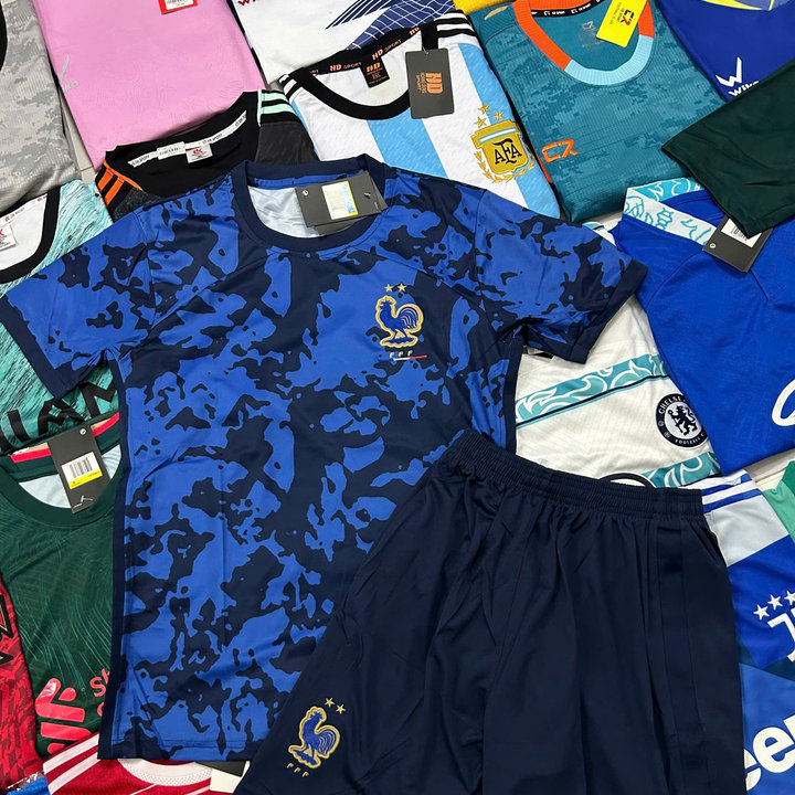 697b15cf17c695f9c4496728