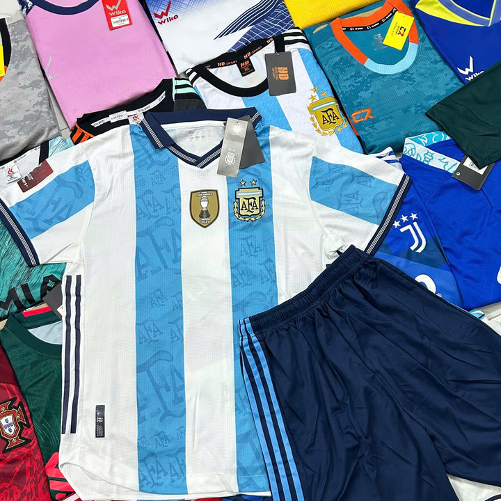 697b15cf17c695f9c4496728