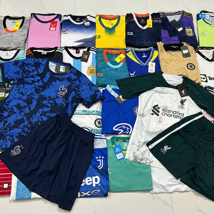 697b15cf17c695f9c4496728