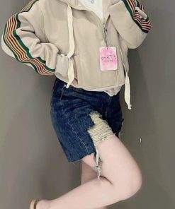 Áo Khoác Nữ Kiểu Lửng Croptop Dáng Tay Phồng Siêu Đẹp Chất Vải Dày Dặn Có Sọc Cánh Tay Áo Đẹp Hàng Hot Trend-Htm Fashion