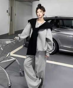 Bộ 3 Món: Quần Da Cá Nỉ 2Da Xám + Sweater Nỉ 2 Da Trơn + Khăn Đen Thời Trang.