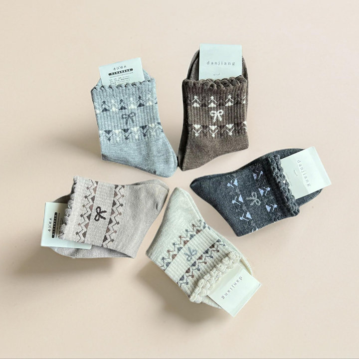 6939053447a04f052ed733f8