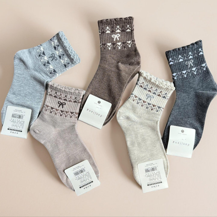 6939053447a04f052ed733f8