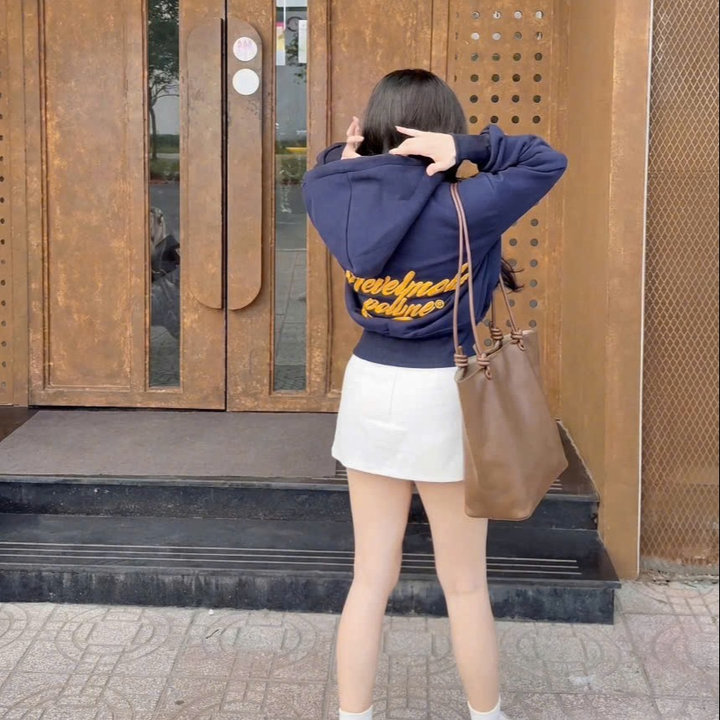 6953de35e9e5df04415e8003