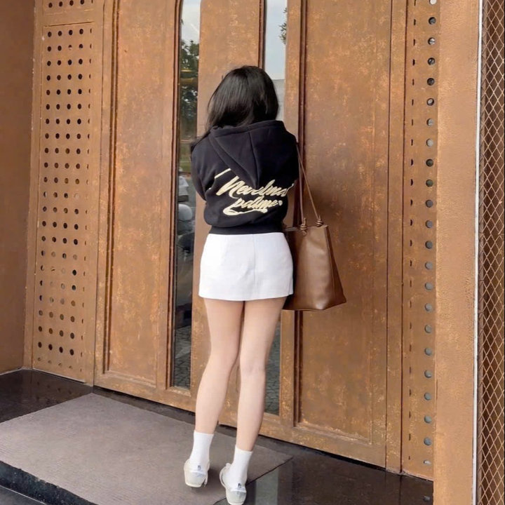 6953de35e9e5df04415e8003